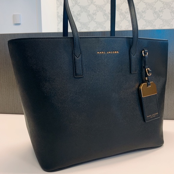 Authentic Marc Jacobs Winged Tote - Picture 2 of 6